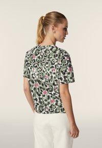 Freddy T-shirt con stampa - allover animalier multicolor