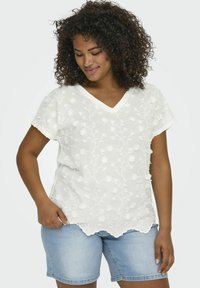 ONLY Carmakoma V-AUSSCHNITT CURVE  - Camiseta estampada - cloud dancer