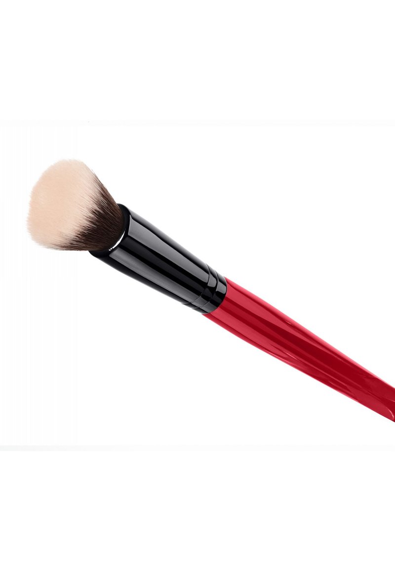 Blush brush кисть для румян. Кисть real techniques brush crush 2 302 blush. Cheek brush. Cheek brush. Real techniques tapered cheek brush кисть.