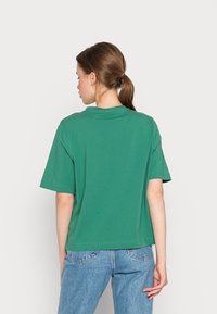 Weekday PERFECT BOXY - T-shirt básica - green