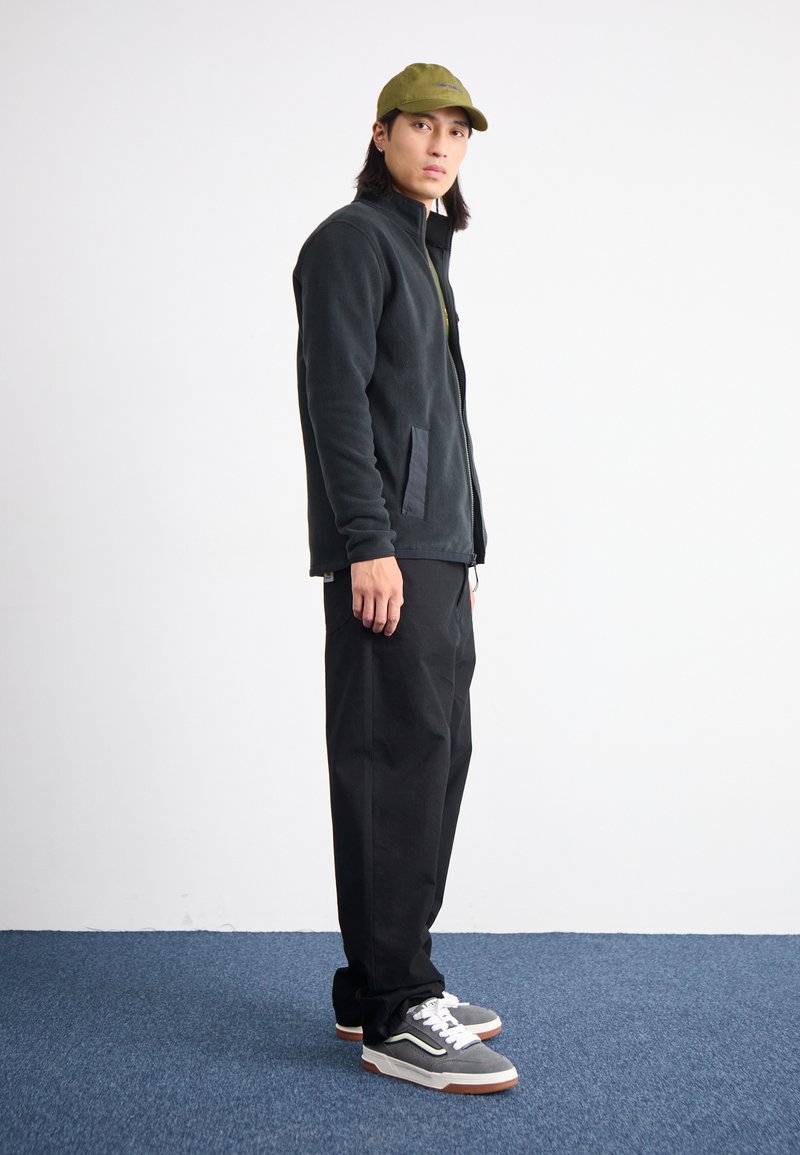 Outfit Abbigliamento Vans On Line Abbigliamento Vans Scarpe Da