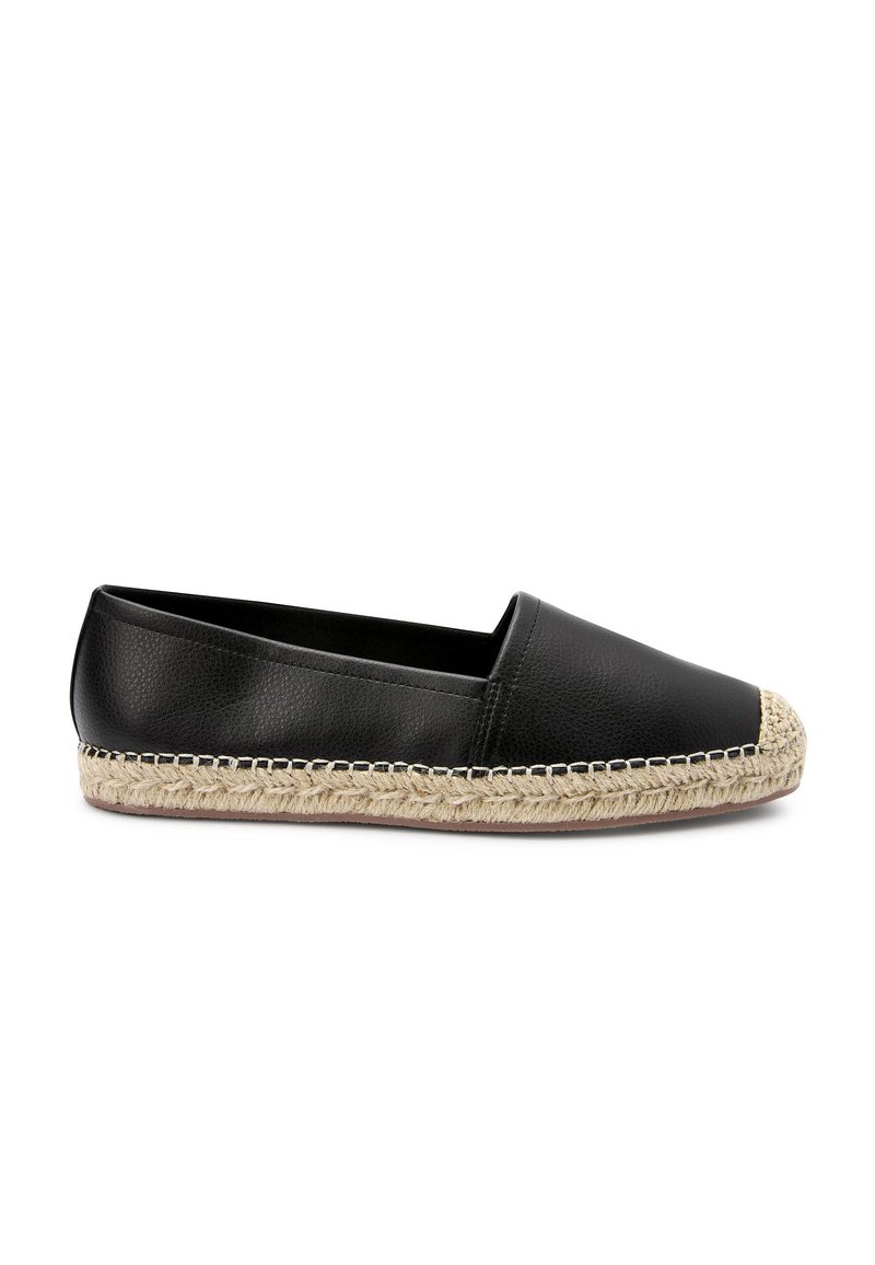 Mustat nahkaespadrillot, joissa on pyöreä kärki, kudottu juuttipohja ja kontrastivärinen beige ommel reunassa. Sileä pinta ja minimalistinen muotoilu.
