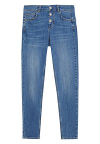 Jeans ajustados de mezclilla azul con tres botones en la parte frontal, bolsillos frontales y un bolsillo para monedas, y un ligero desgastado en los muslos y las rodillas.