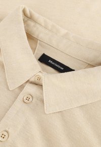 Unselected, beige