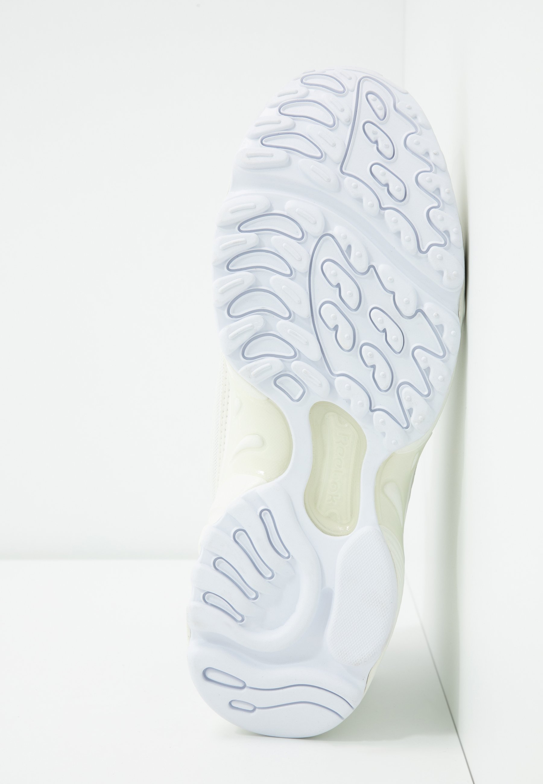 Reebok Classic DMX SERIES 2200 ZIP Joggesko chalkclear Reebok Classic DMX SERIES 2200 ZIP Joggesko chalkclear