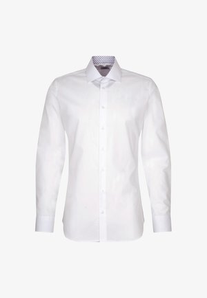 Biała, męska koszula z długim rękawem, zapinana na guziki, z wzorzystym wewnętrznym kołnierzykiem, przedstawiona na białym tle.