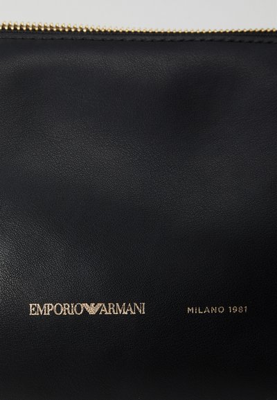 Emporio Armani GIGI HOBO  - Kabelka - nero/black