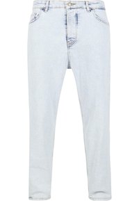 Svetlo modri kavbojki s slim fit krojem, petimi žepi in zadrgo. Oblečeno pranje z rahlimi praskami in detajli šivanja.