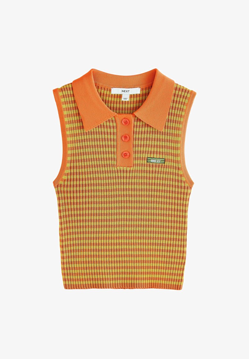 Haut polo sans manches en maille côtelée orange et jaune, avec trois boutons et une petite écusson logo sur le devant.