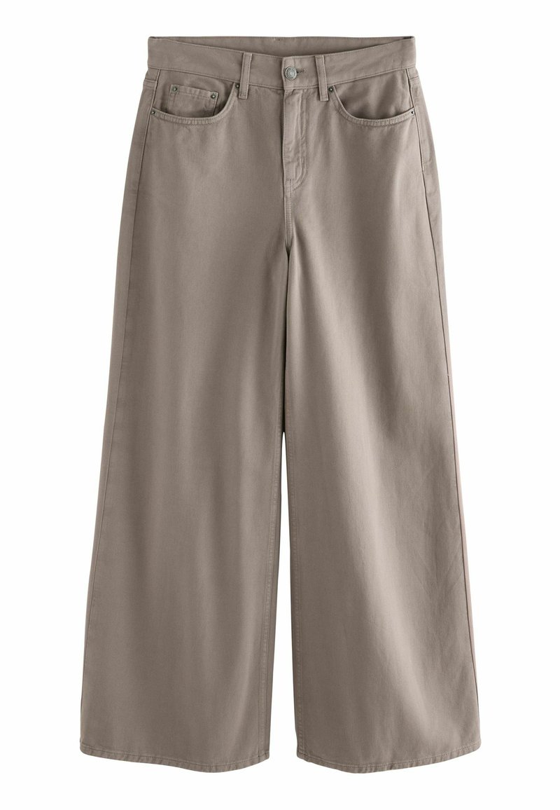 Pantaloni a gamba larga di un leggero taupe, realizzati in morbido cotone. Presentano due tasche frontali e una chiusura con bottone. Texture liscia con cuciture dritte.