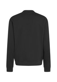 Čierna mikina s jednoduchým dizajnom, okrúhlym výstrihom, dlhými rukávmi a rebrovanými manžetami. Vyrobená z mäkkej, textúrovanej látky bez viditeľného brandingu.