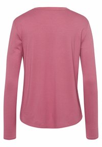 Langärmliges Oberteil aus weichem pinkfarbenem Stoff, mit lässigem Design, Rundhalsausschnitt und leicht abgerundetem Saum hinten.