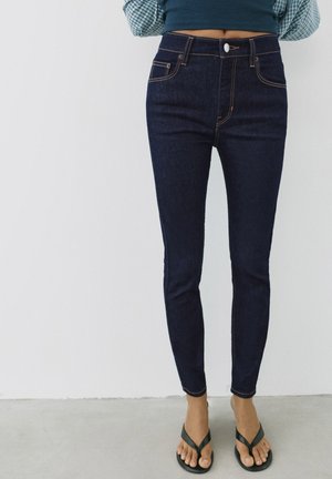PULL&BEAR, HIGH-WAIST SKINNY FIT JEANS - Jeans Skinny Fit - dark blue