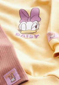 Next DAISY DUCK SET - Sweatshirt - yellow