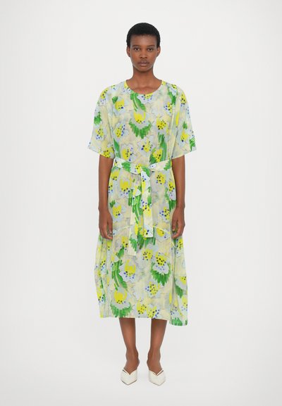 Henrik Vibskov FROWN DRESS - Freizeitkleid - spraycan white/green