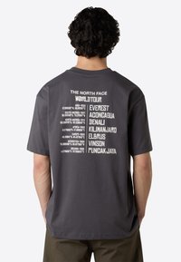The North Face Print T-shirt - anthracite grey white d