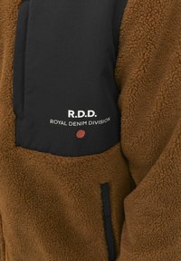R.D.D. ROYAL DENIM DIVISION Flisinė striukė - caramel cafã