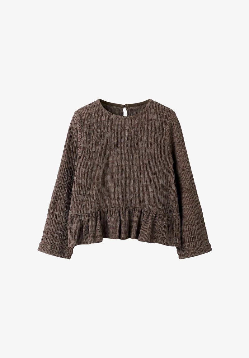 Hnědý top s dlouhými rukávy, s texturou, se shromážděným peplum lemem a malým okem vzadu. Vyrobený z lehké látky.
