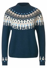 Mörkblå tröja med hög hals, prydd med geometriska mönster i ljusblått, beige och vitt längs axlarna och muddar.