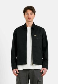 Unselected, black