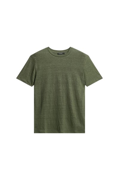 T-shirt vert à manches courtes fabriqué dans un tissu doux et texturé, avec un col rond classique et une coupe décontractée. Aucun motif ou accent visible.