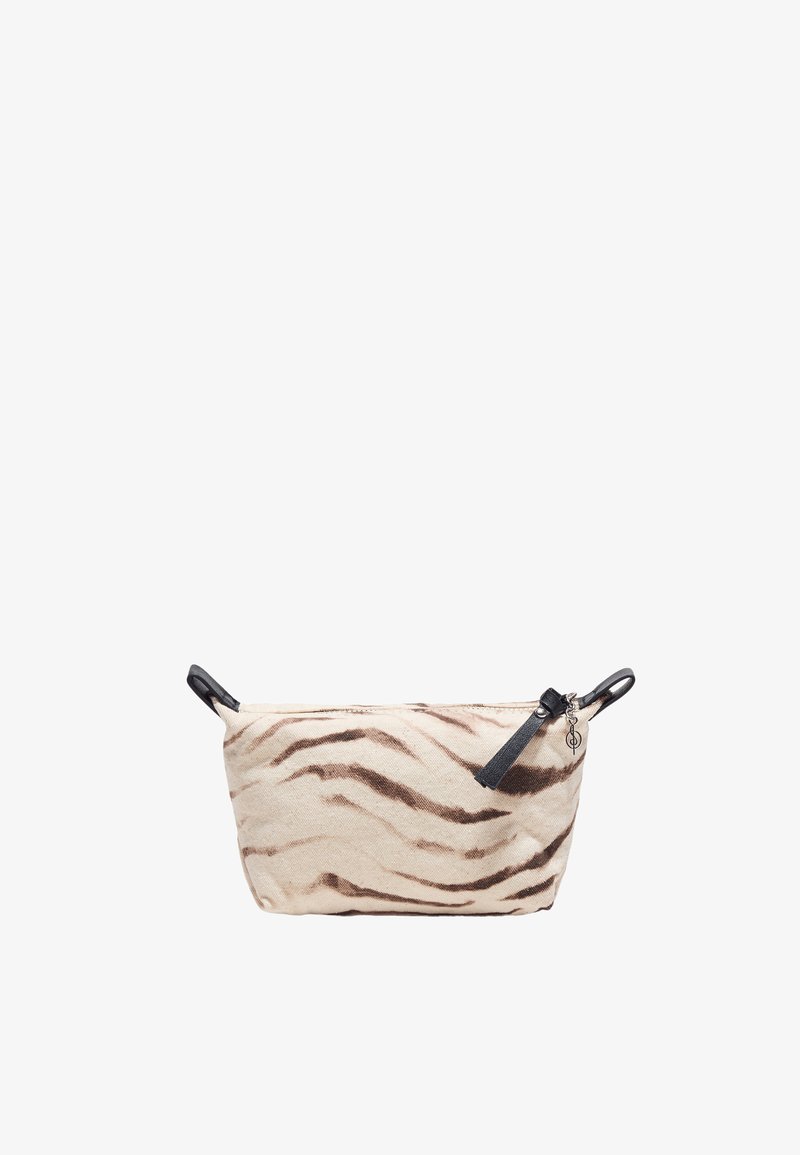 Petite pochette rectangulaire avec imprimé animal beige et marron, fermeture éclair noire et poignées en boucle noires de chaque côté.