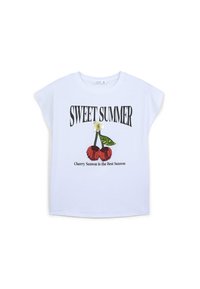 T-shirt bianca a maniche corte con grafica "Sweet Summer", decorata da un'illustrazione di ciliegie rosse e testo in nero sottostante. Tessuto in cotone morbido.