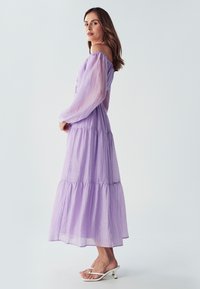 WILLA Maxikleid - lilac