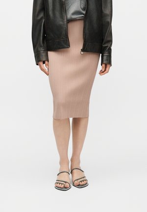 ZINIA - Pliiatsseelik - nude pink