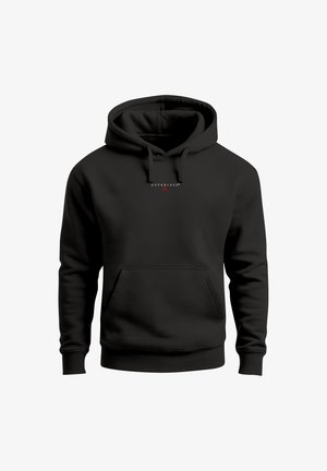 Schwarzer Kapuzenpullover mit Fronttasche und "NEVERLESS" Text in kleiner weißer Schrift auf der Brust.