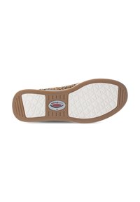 Semelle en caoutchouc marron avec un motif en damier texturé. Présente une semelle intermédiaire blanche et une plaque de marque au centre. Design global robuste.