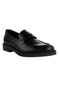 Fekete bőr loaferek sima felülettel, párnázott pánttal és vastag fekete gumi talppal. Minimalista dizájn diszkrét részletekkel.