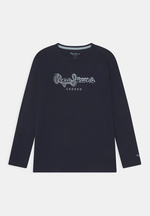 Marineblå langærmet skjorte med "Pepe Jeans London" logo i hvidt omridset skrift centreret foran.