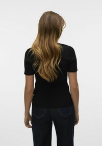 Vero Moda Potiskana majica - black