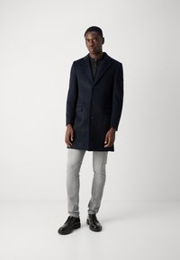 Isaac Dewhirst Klassisk kåpe / frakk - navy