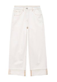 Pantalones vaqueros blancos de pierna ancha con cintura alta, cierre frontal con botones, costuras visibles, bolsillos delanteros y relojero, y dobladillos remangados.