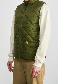 Barbour Beacon Väst - olive