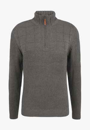 Strikket grå genser med kvart-zip krage, med teksturerte mønstre og ribbestrikket hem. Laget av mykt, varmt materiale.