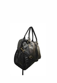 Sac à main en cuir noir avec une texture brillante, accents en matériel doré, doubles poignées et bandoulière amovible ; fermeture éclair et plis.