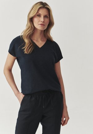 EVELYN - Lihtne T-särk - navy