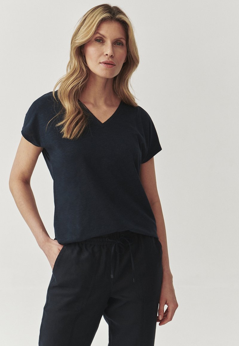 TATUUM - EVELYN - Tricou basic - navy, Extindeți