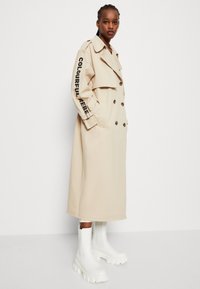 Colourful Rebel KAIA OVERSIZED - Trenčkot - light sand