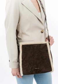 Tamaris CHARLIE - Borsa a tracolla - brown 200