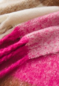 Even&Odd Sjal - pink/white