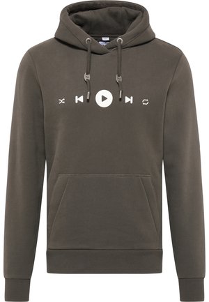 Haut à capuche brun avec une poche kangourou à l'avant et des icônes de contrôle media blanches (lecture, pause, saut) centrées sur la poitrine.