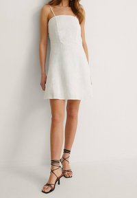 NA-KD Robe de soirée - white