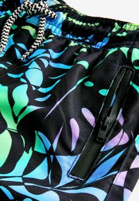 Next PRINTED REGULAR FIT - Surfshorts - black leaf