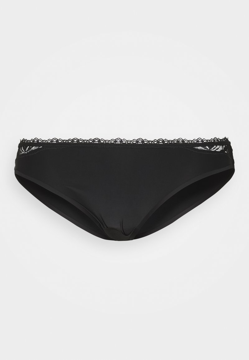 Zwarte bikini slips van gladde stof, met ingewikkelde kantafwerking op de tailleband en in een klassieke slipvorm.