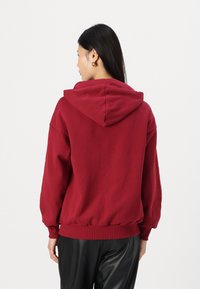 Gina Tricot ZIP HOODIE - Kapucnis pulóver - rumba red