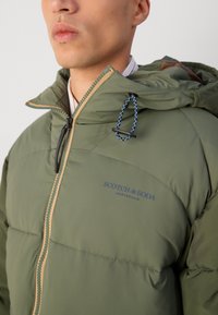 Scotch & Soda LONG PUFFER - Zimski kaput - thyme